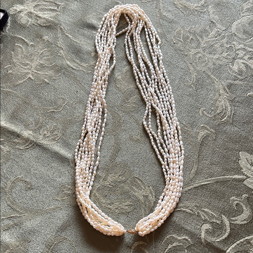 Elegant Cream Pearl Necklace